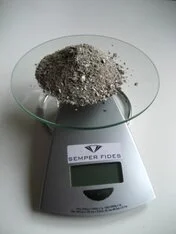 300 g Krematoriumsasche für die Herstellung eines Diamanten